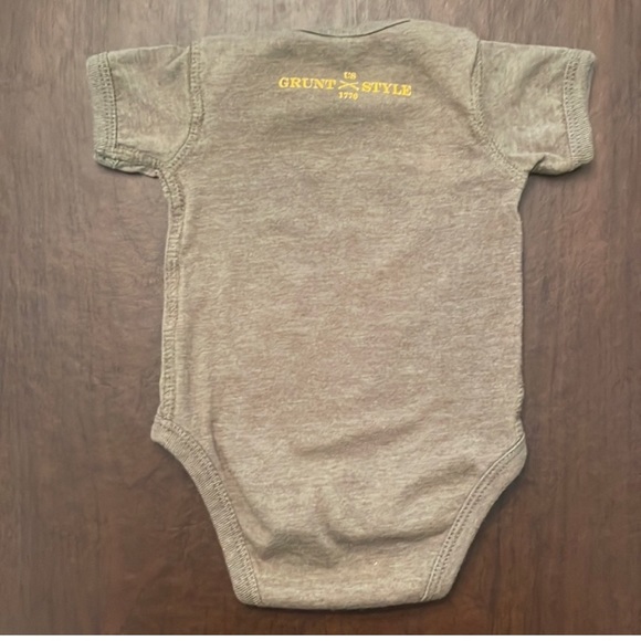 👶 🇺🇸 Grunt Style “Fire In The Hole” onesie newborn baby pajama 🇺🇸 - Picture 4 of 4